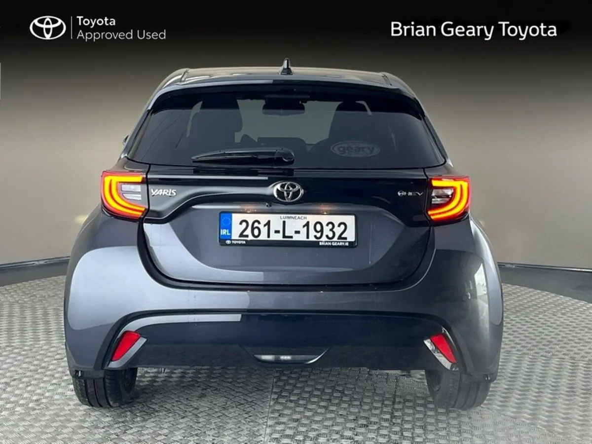 Toyota Yaris HYBRID PLATINUM - Image 4