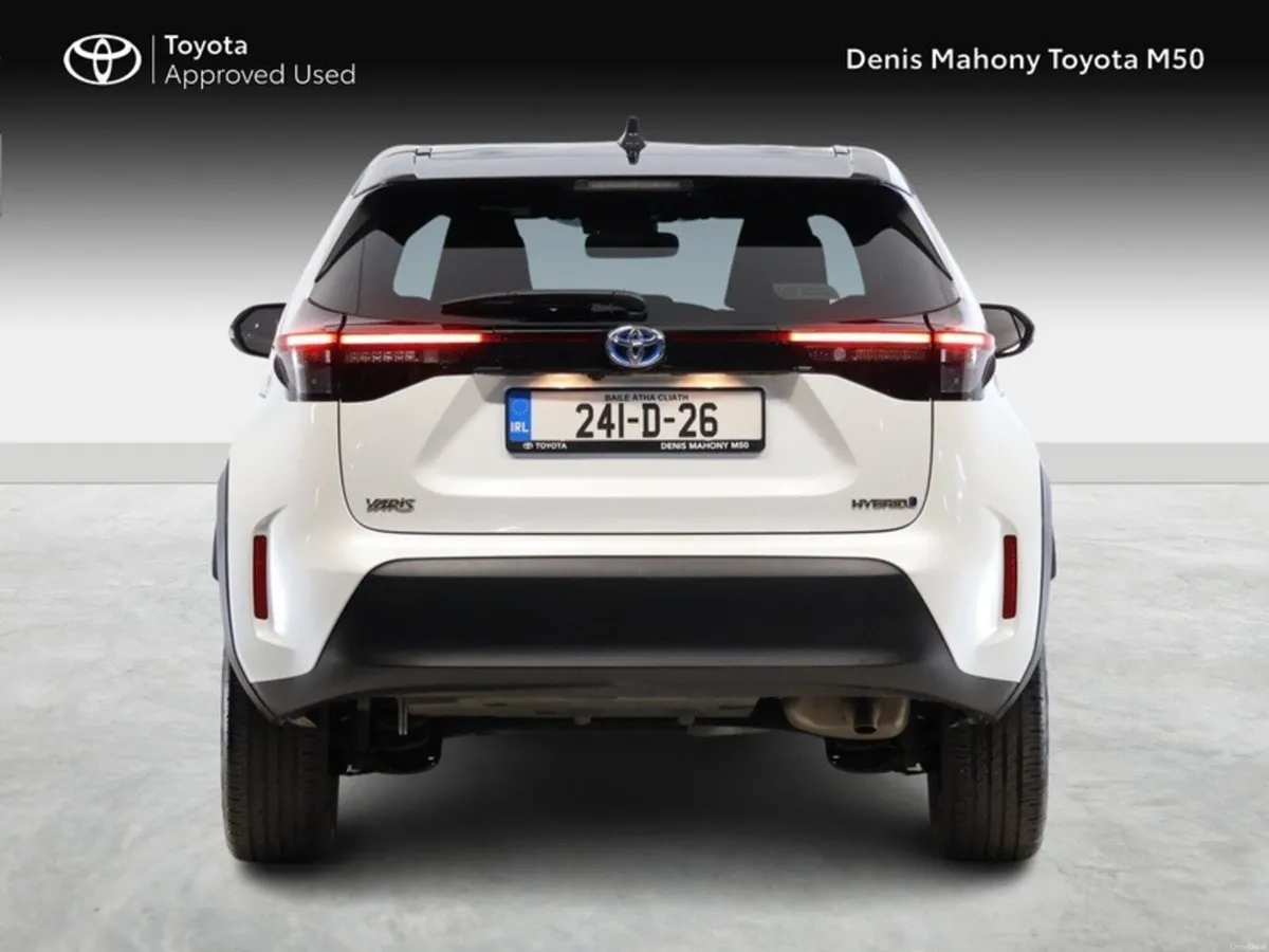 Toyota Yaris Cross Luna Sport Hybrid Bi-Tone - Image 4