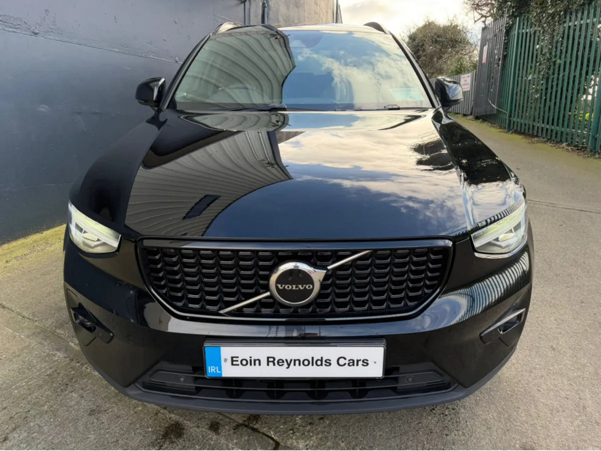 Volvo XC40 T4 RECHARGE AUTO PLUS PHEV! - Image 2