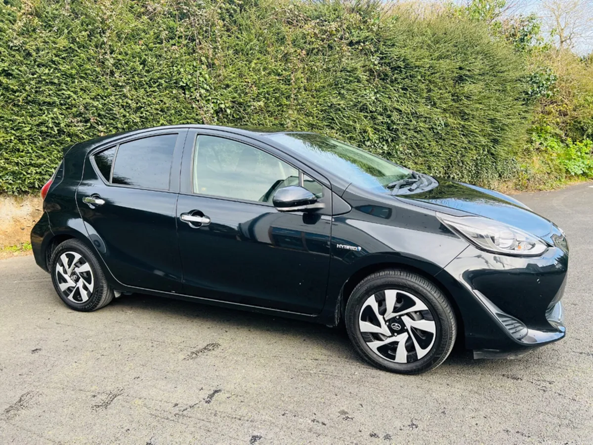 Toyota Aqua 1.5 HYBRID - Image 3