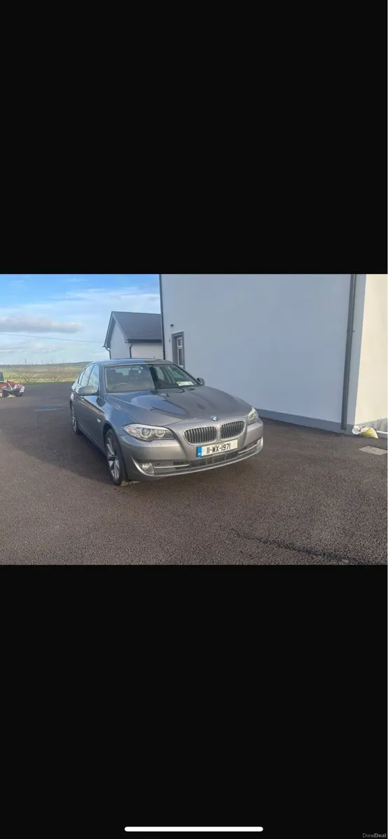 BMW 5-Series 2011 - Image 1