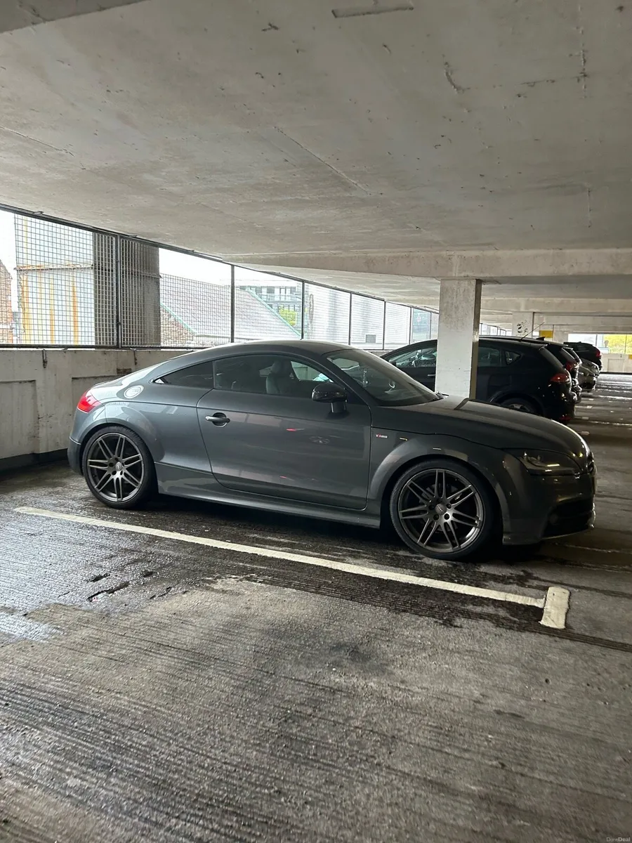 Audi TT 2011 S-line Quattro 2.0L diesel - Image 2