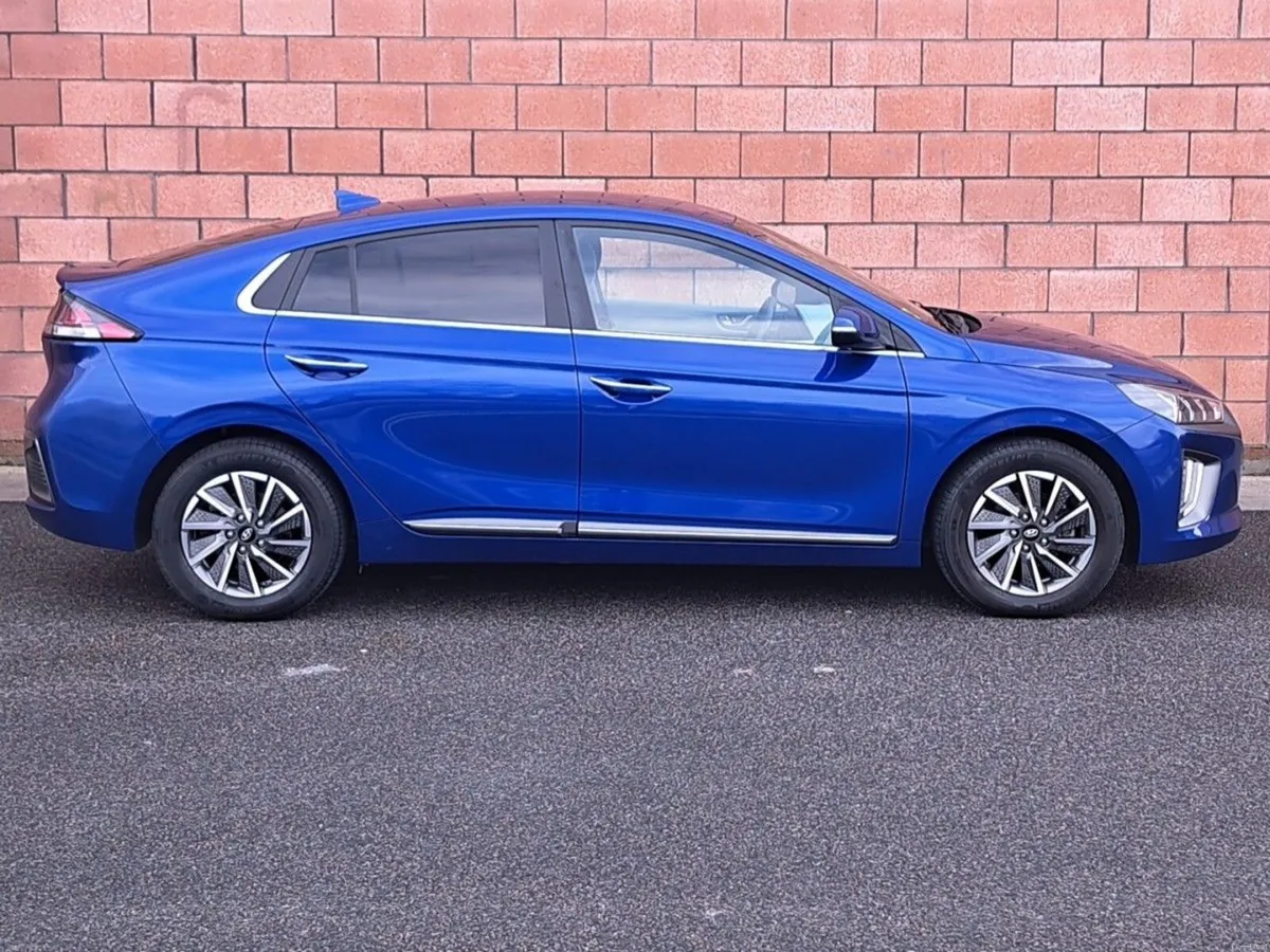 Hyundai IONIQ Electric Premium with 38 k/wh batter - Image 4