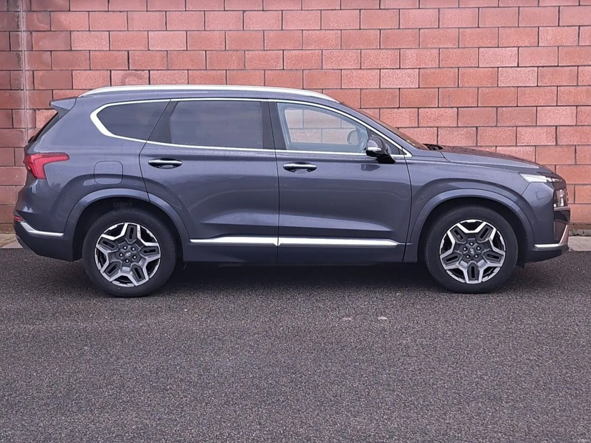 Hyundai Santa Fe Premium Model 4 wheel drive Plug - Image 4