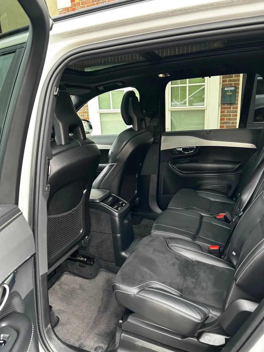 Volvo XC90 2021 R-Design Plug-In H - Image 3