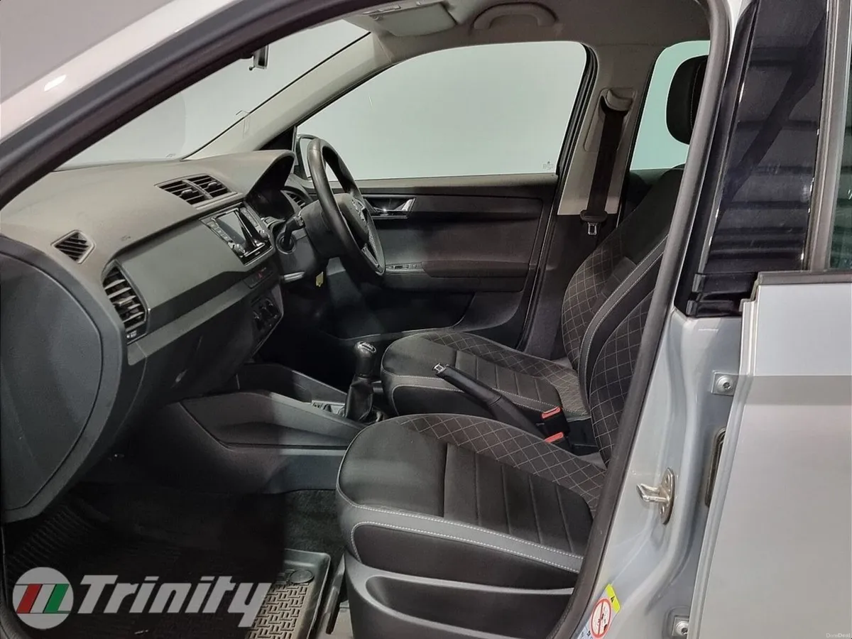 Skoda Fabia ** AMBITION ** 1.0MPI  ** TRINITY SKOD - Image 4