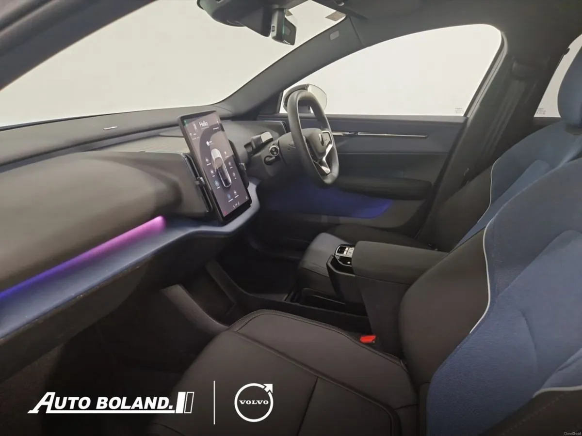 Volvo EX30 Single Motor Extended Range BEV 272hp P - Image 4