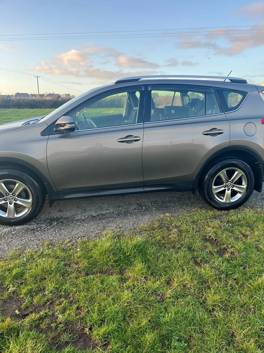 Toyota RAV4 - Image 2