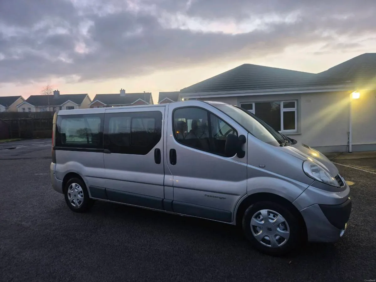 131 renault trafic bus Automatic - Image 1