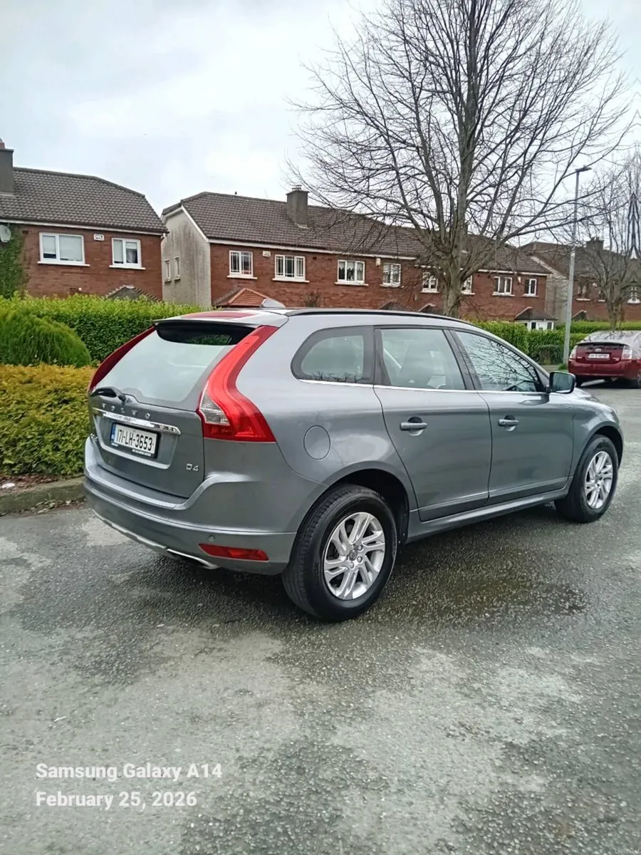 VOLVO XC60 2.O LITRE DIESEL - Image 3