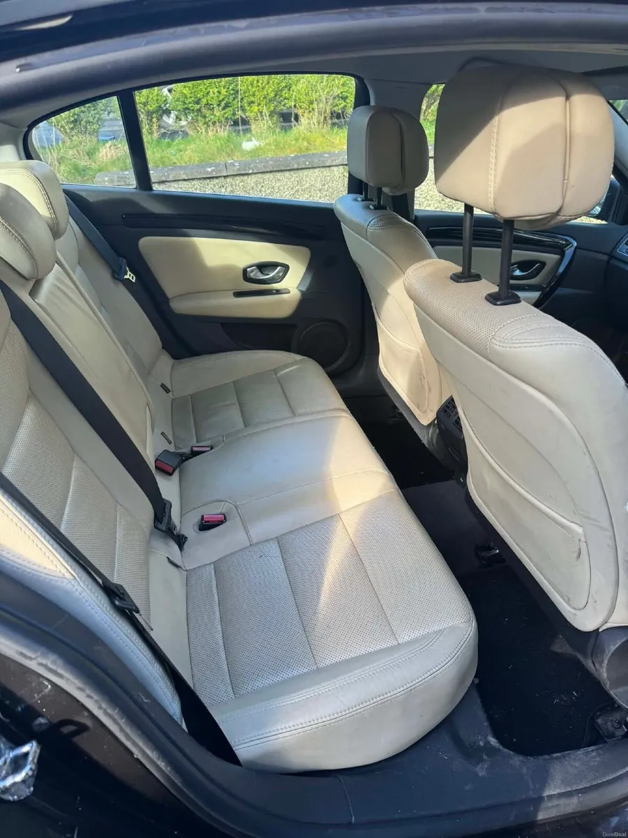 Renault Laguna 2011 - Image 2