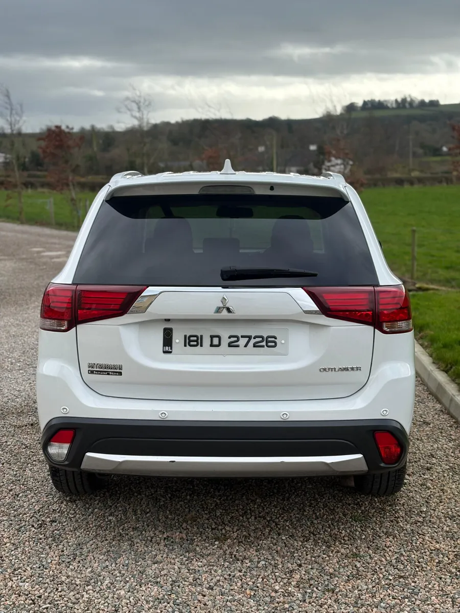 181 Mitsubishi Outlander 2.3 DID Intense - Image 3