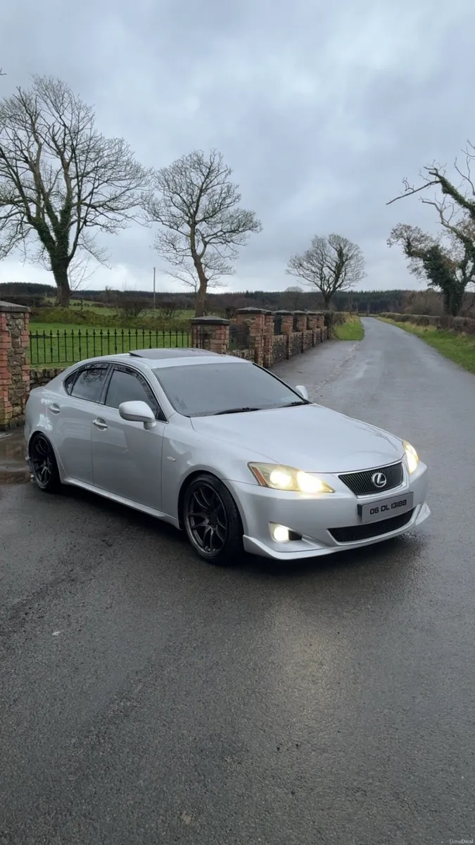Lexus is250 - Image 1