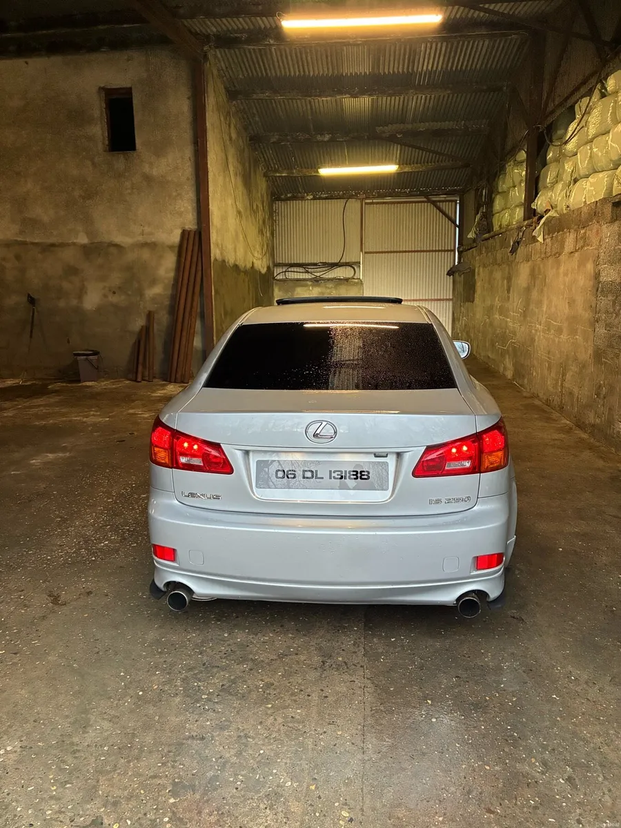 Lexus is250 - Image 3