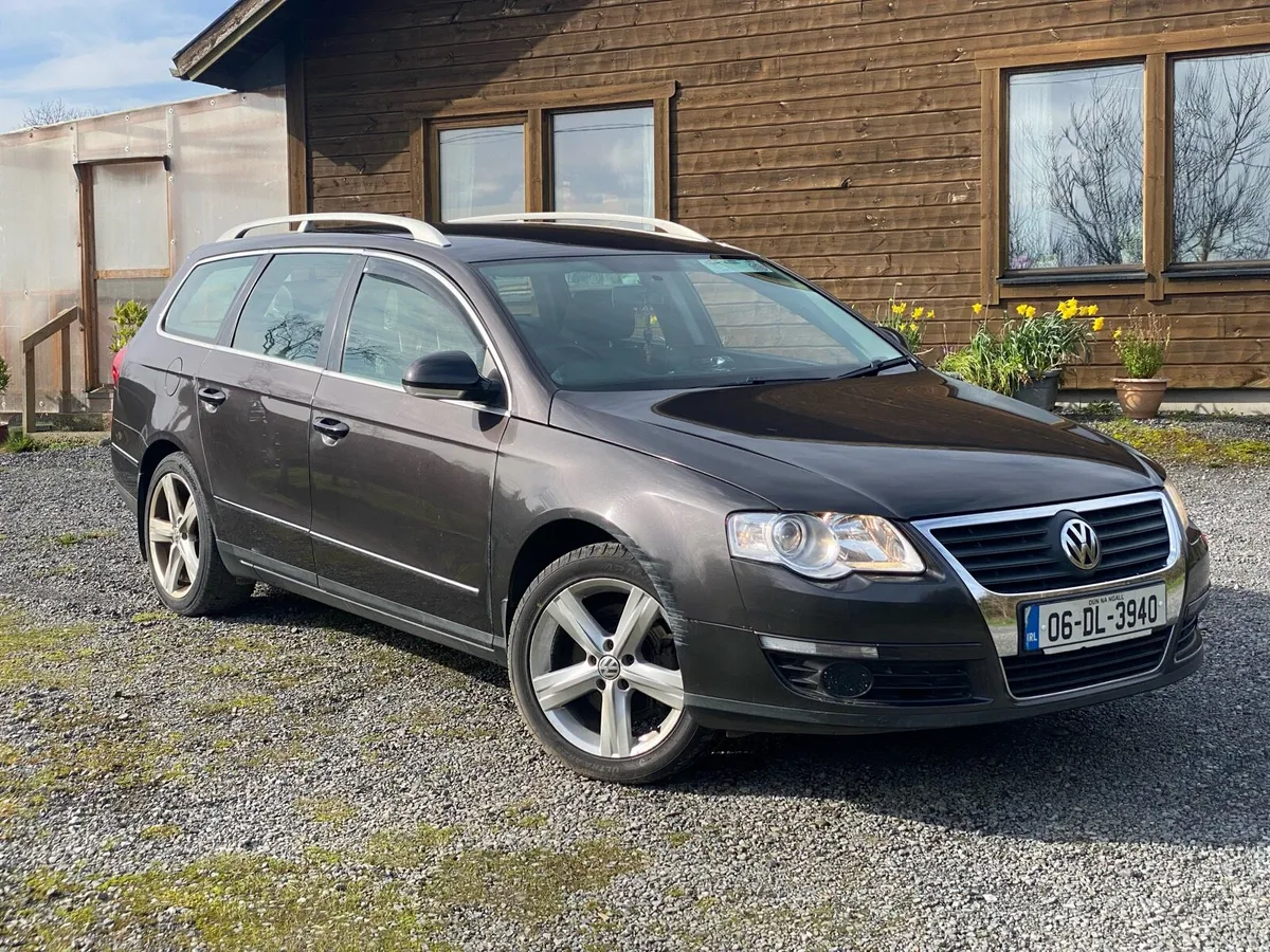 Volkswagen Passat - Image 1