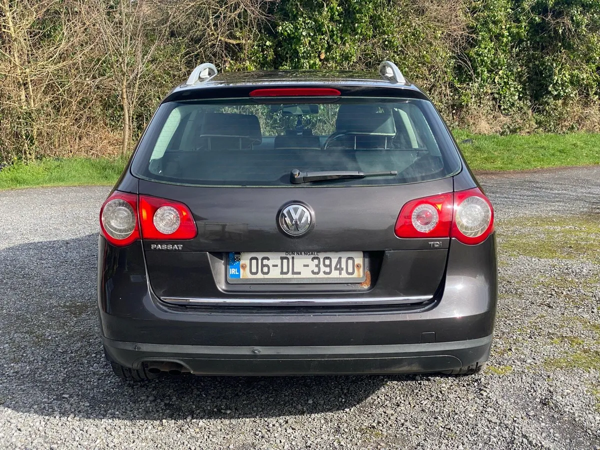 Volkswagen Passat - Image 3