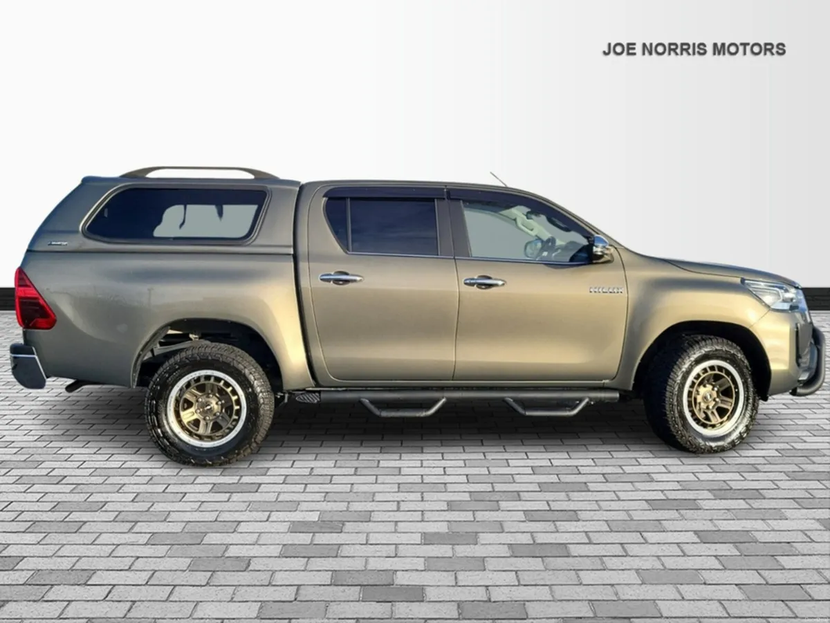 Toyota Hilux 2.4 Diesel 4WD DOUBLE CAB AUTOMATIC, - Image 4