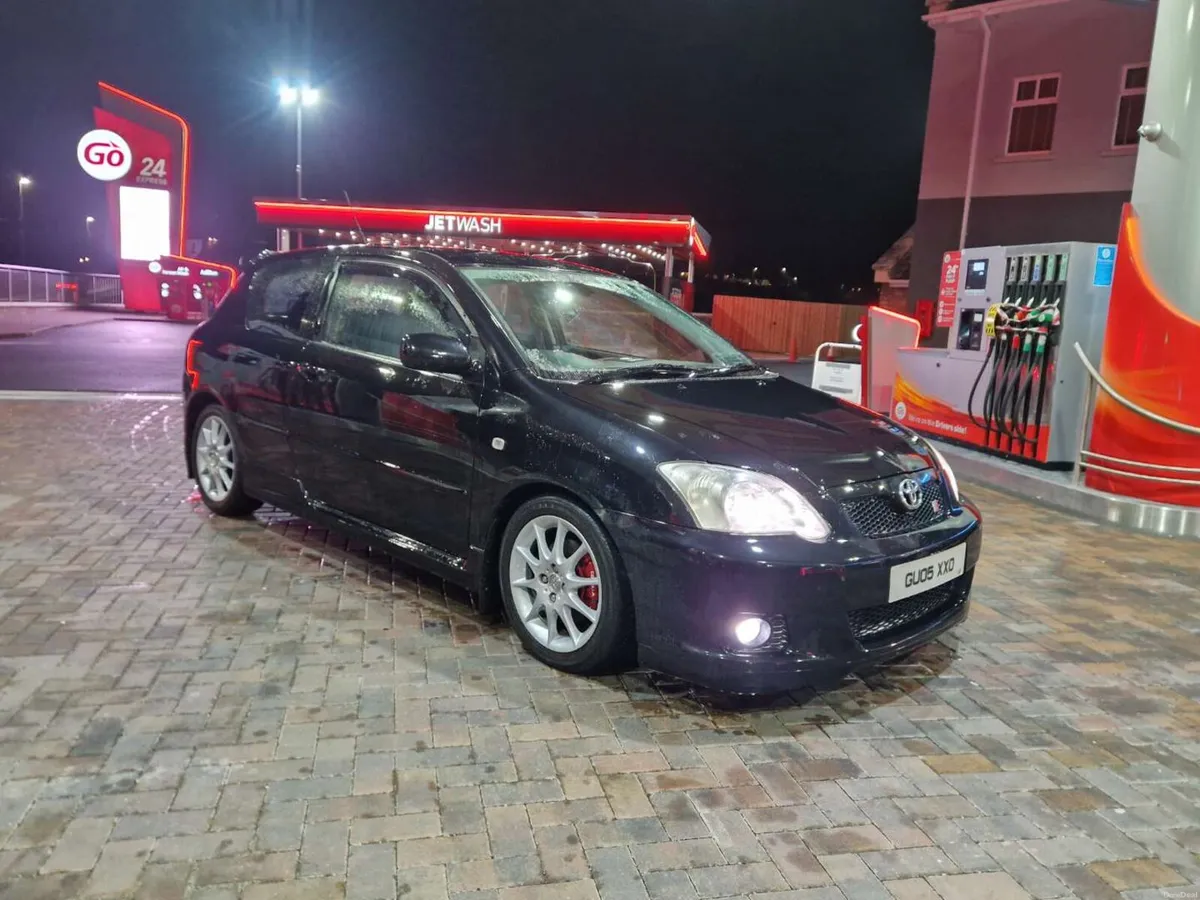 2005 Toyota Corolla T-Sport - Image 2