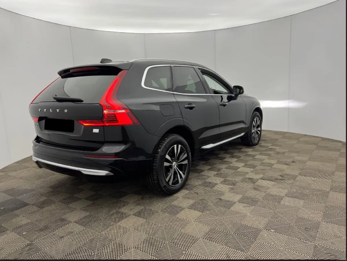 Volvo XC60 RECHARGE T6 INSCRIPTION  AWD // SUNROOF - Image 3