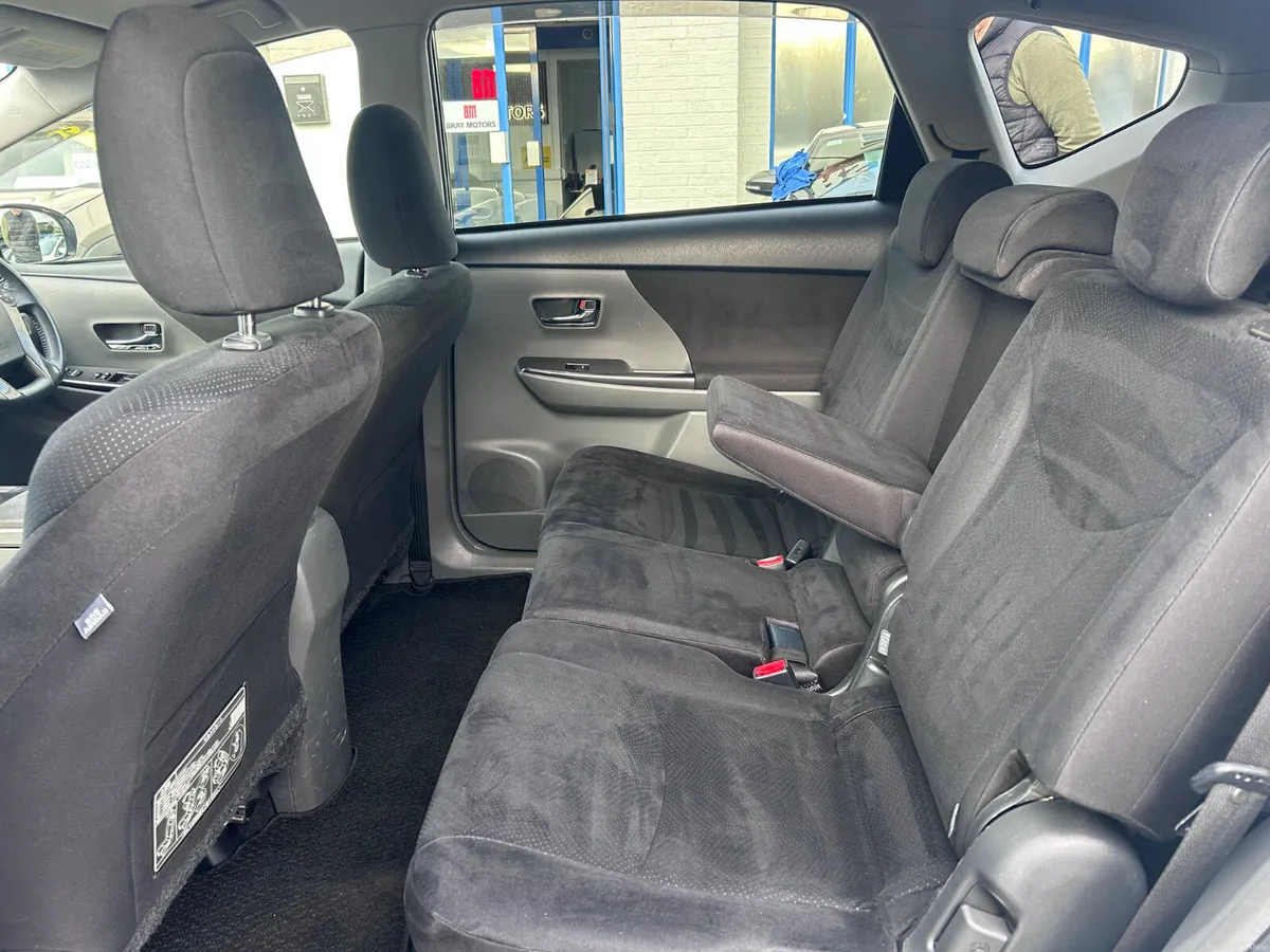 2014 TOYOTA PRIUS ALPHA 7 SEATER PETROL HYBRID - Image 4