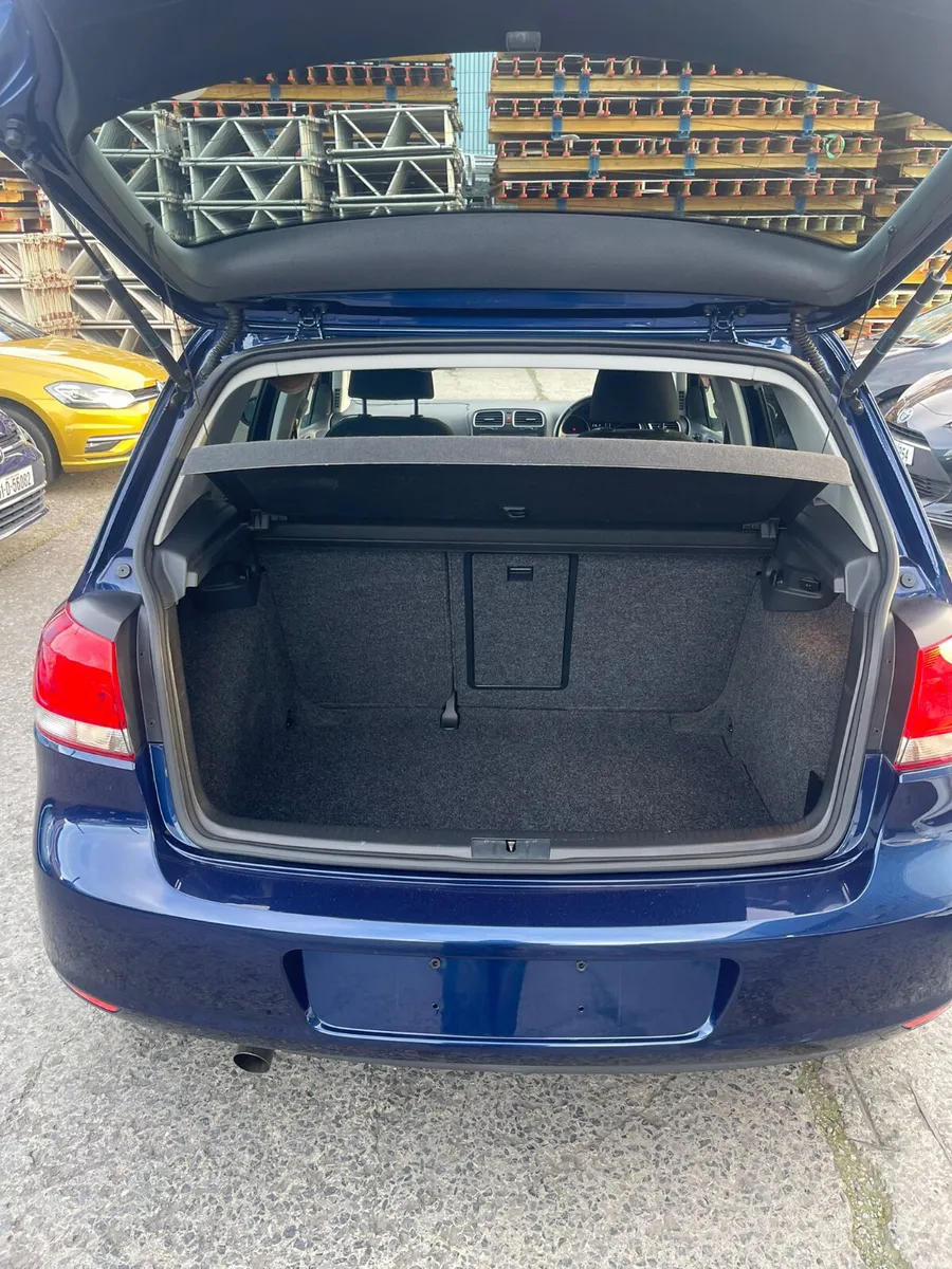 Volkswagen golf - Image 3