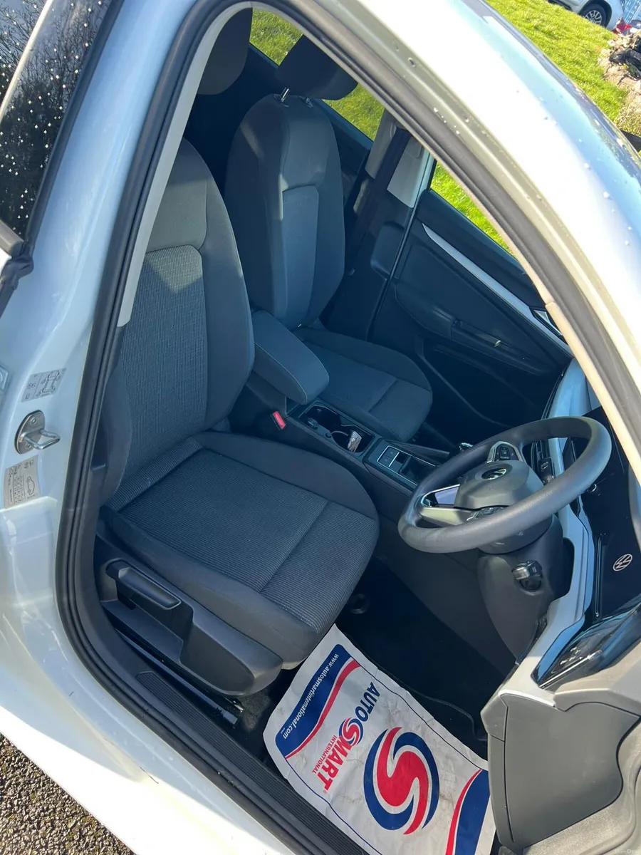 Volkswagen Golf 2022 2.0 TDI - Image 3