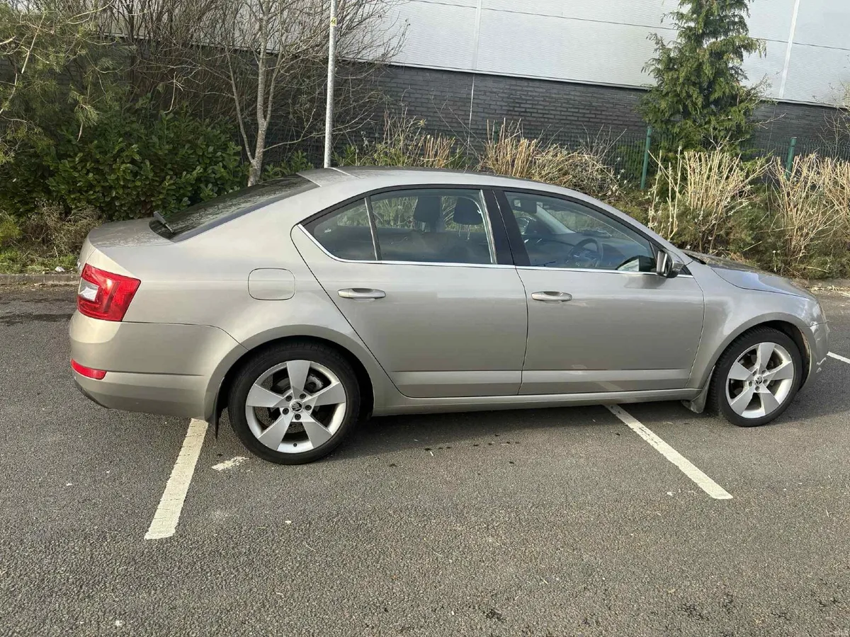 Skoda Octavia 1.6L - Image 4