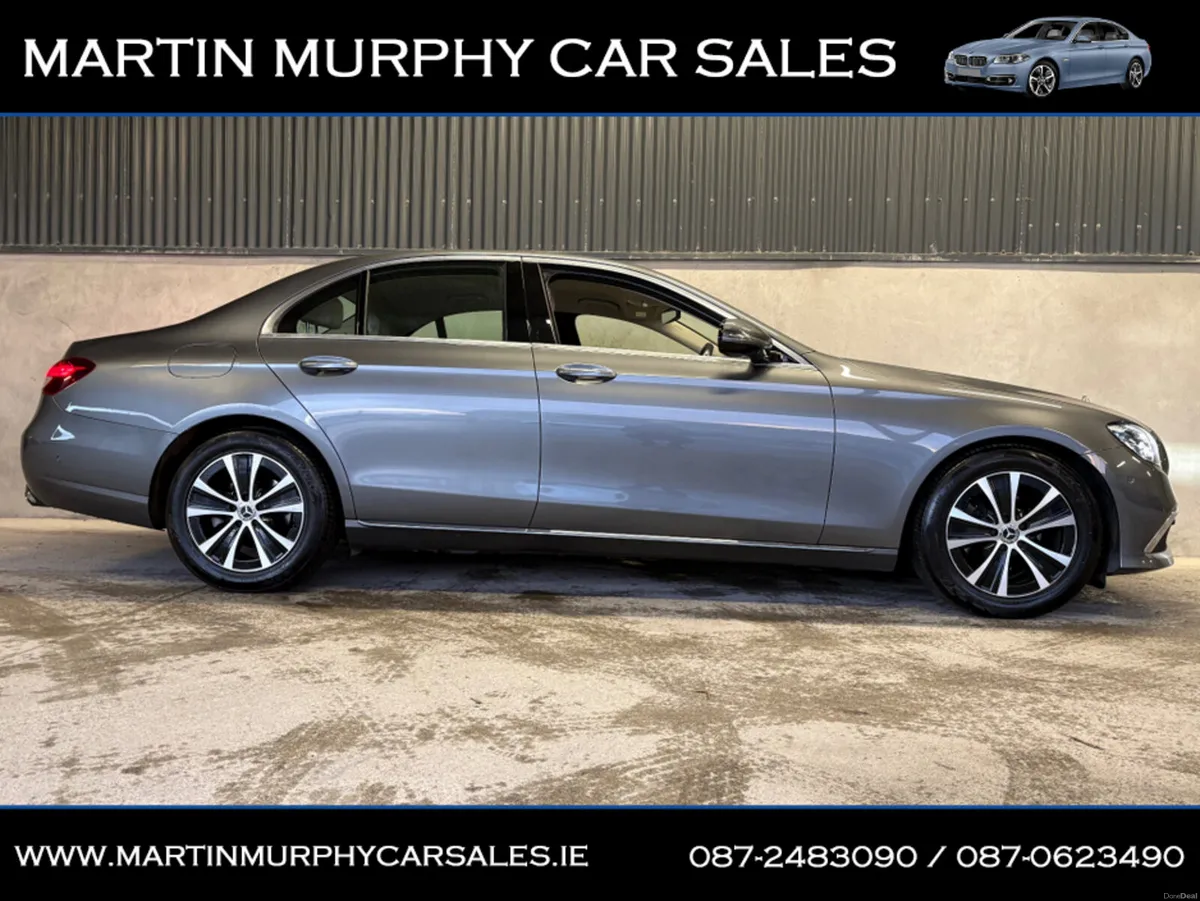 Mercedes-Benz E-Class E220 EXCLUSIVE * ONE OWNER * - Image 2