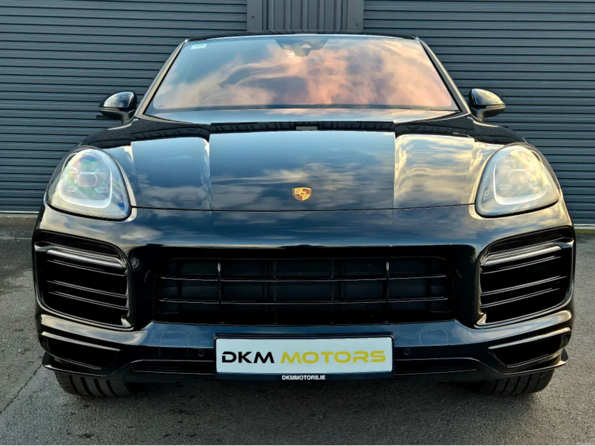 Porsche Cayenne COUPE PLATINUM EDITION EHYBRID - Image 2