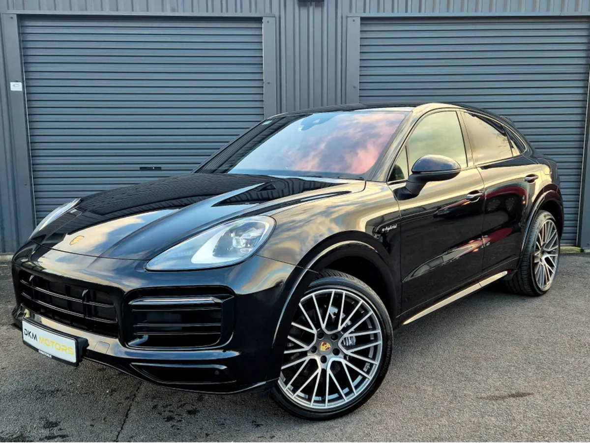 Porsche Cayenne COUPE PLATINUM EDITION EHYBRID - Image 3