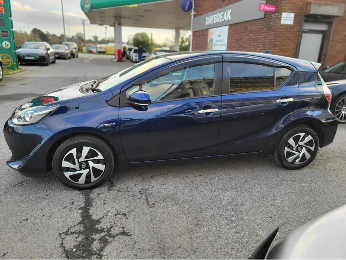 Toyota Aqua DAA-NHP10 - Image 3