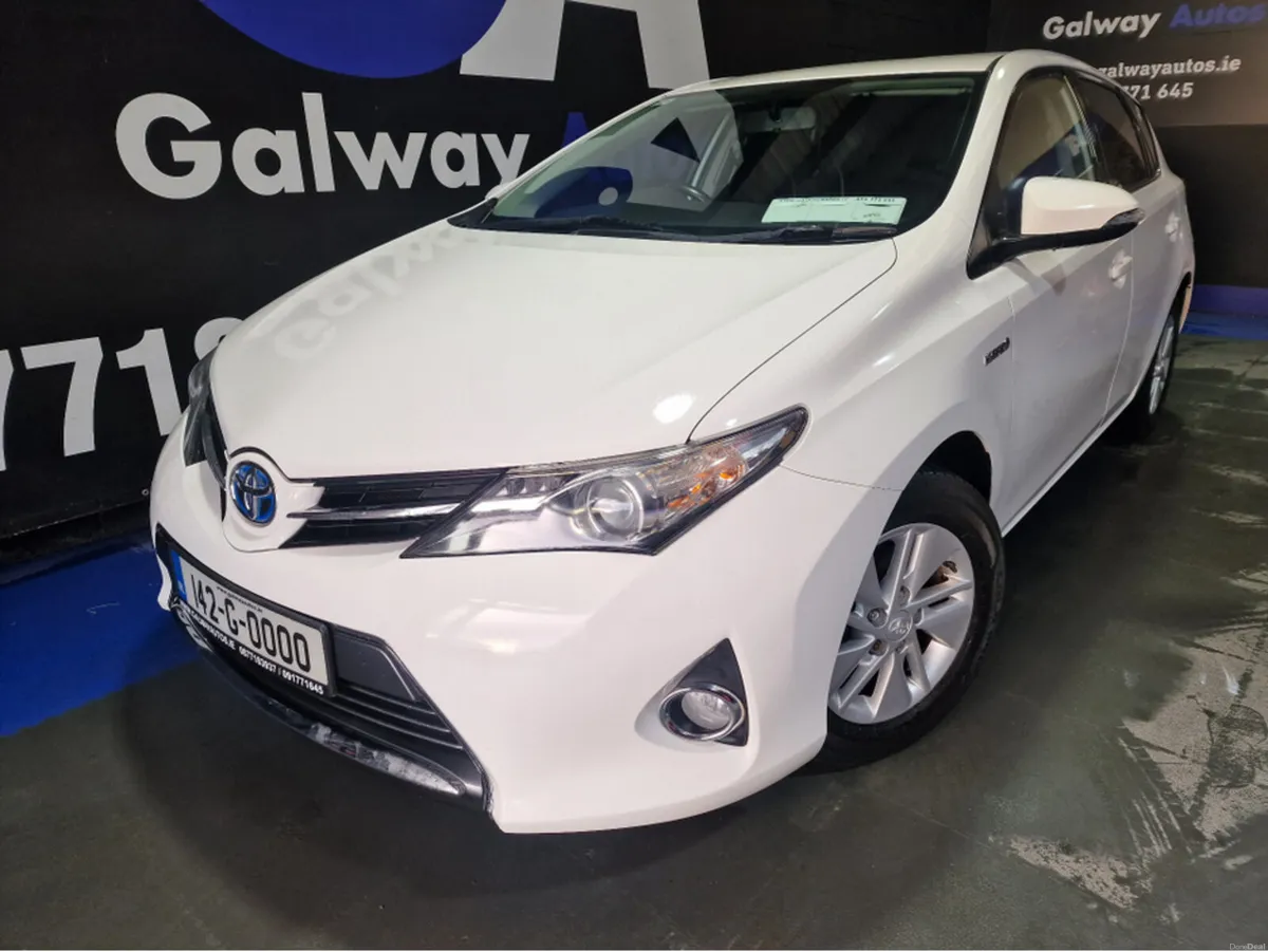 Toyota Auris 1.8 ICON VVT-I CVT **LOW MILAGE, REVE - Image 1