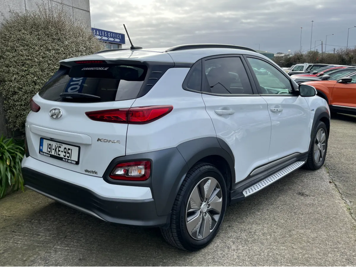 Hyundai KONA KAUAI EV 64KWH //FULL LEATHER//HEATED - Image 4
