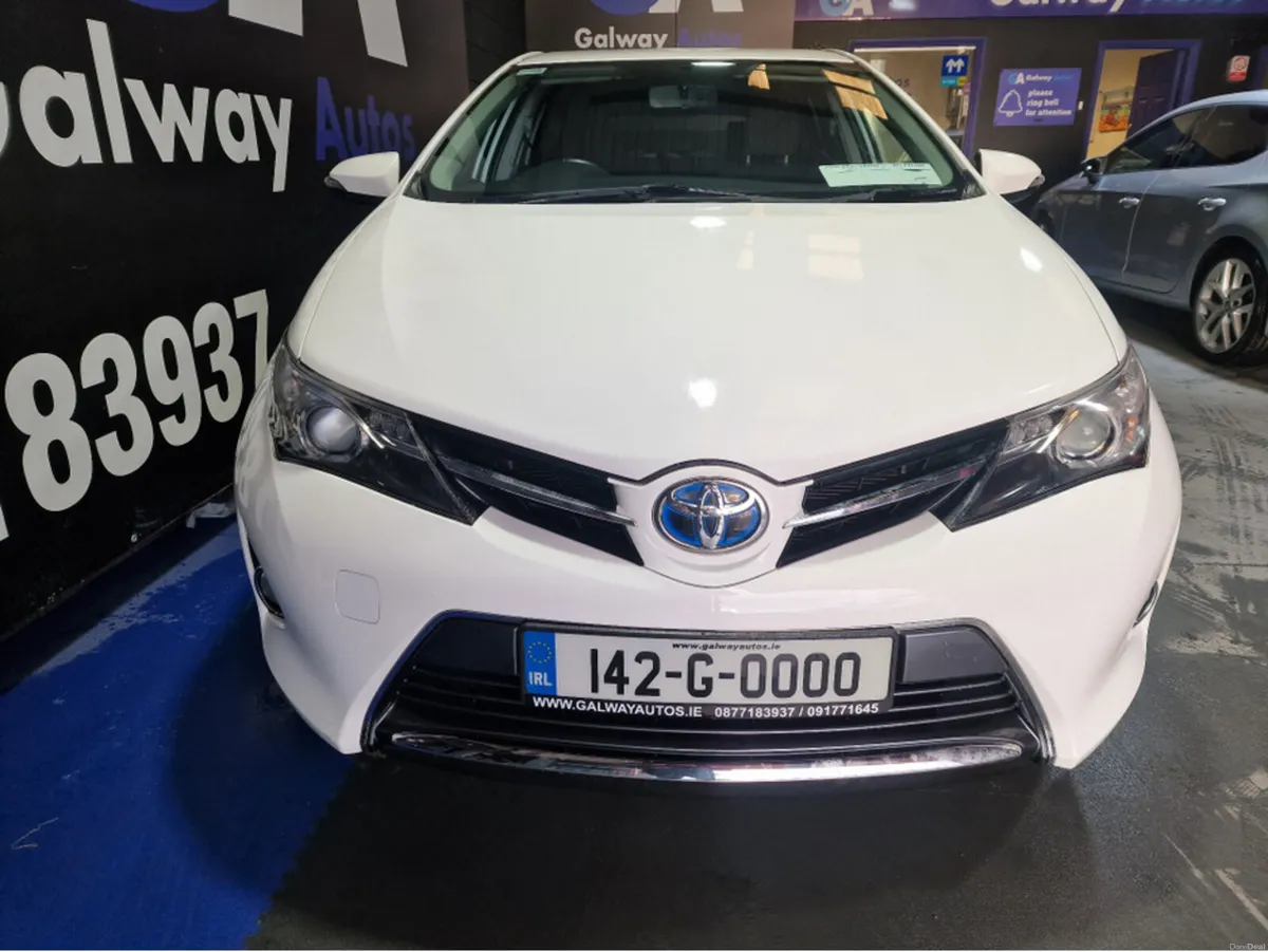 Toyota Auris 1.8 ICON VVT-I CVT **LOW MILAGE, REVE - Image 3