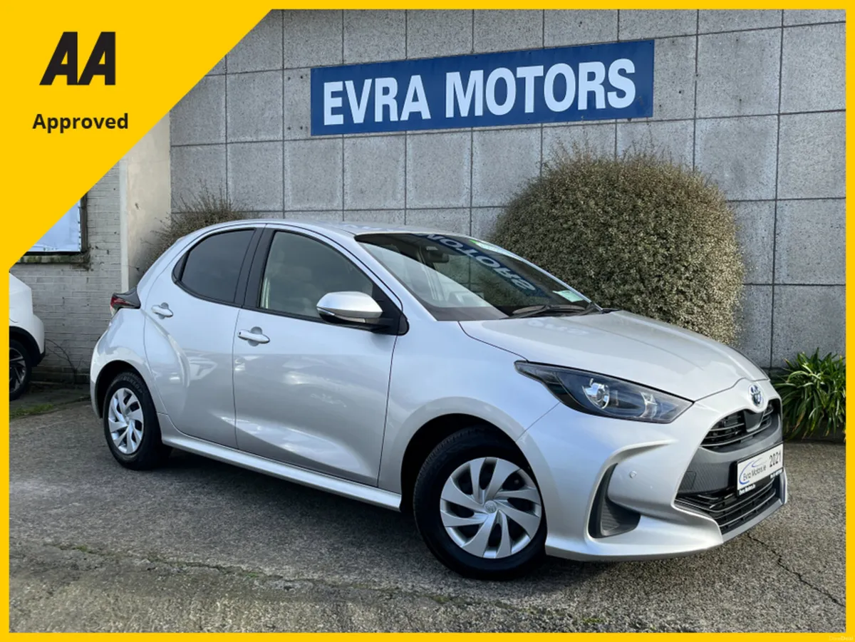 Toyota Yaris X AUTOMATIC HYBRID 1.5 PETROL //REVER - Image 1