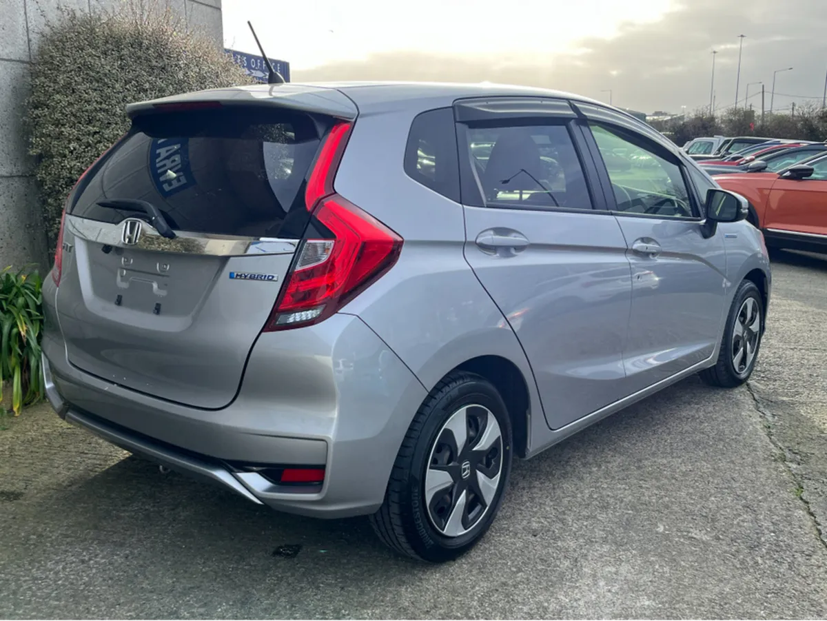 Honda Fit HYBRID AUTOMATIC 1.5 PETROL //REVERSE CA - Image 4