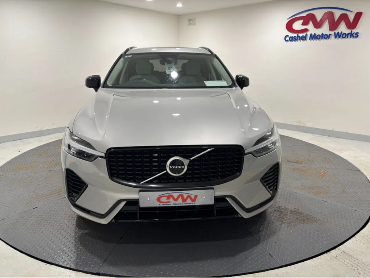 Volvo XC60 PLUS T6 RECHARGE AWD**FULL LEATHER**PAN - Image 2
