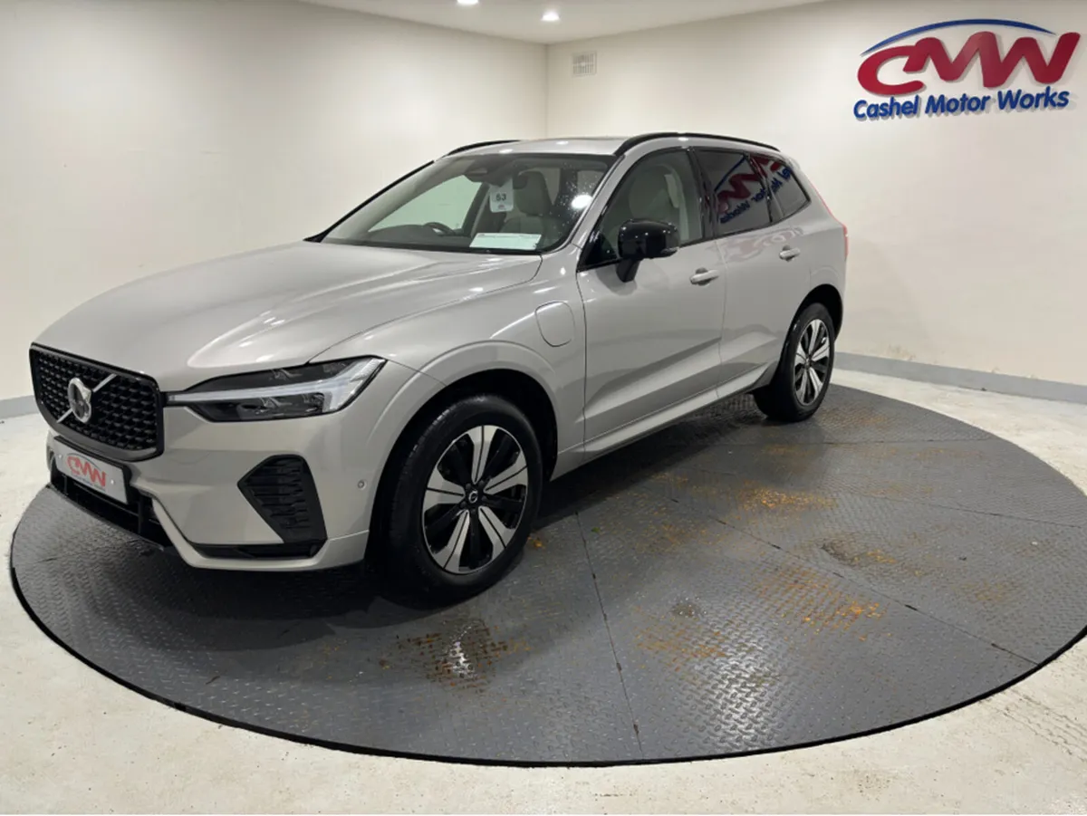 Volvo XC60 PLUS T6 RECHARGE AWD**FULL LEATHER**PAN - Image 3