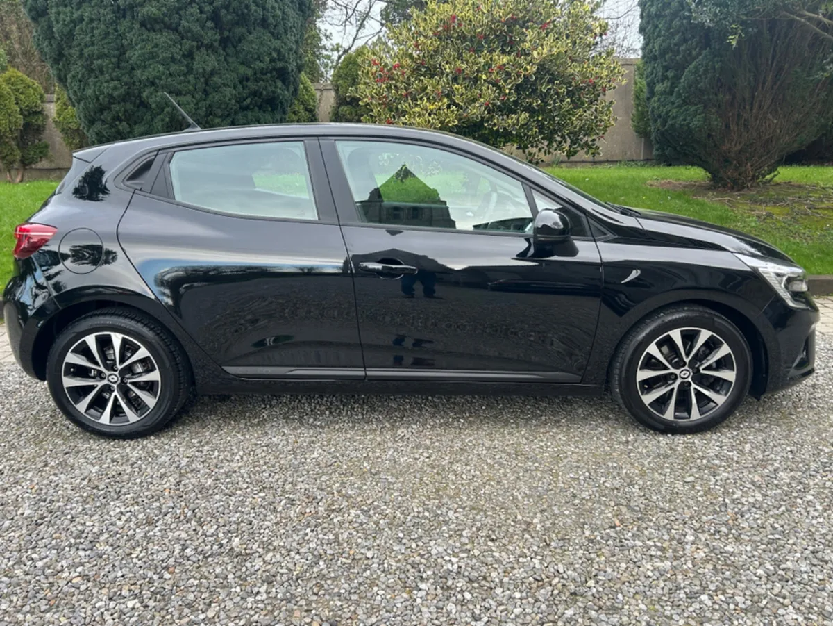 Renault Clio EQUILIBRE  AUTOMATIC**//**CRUISE CONT - Image 4