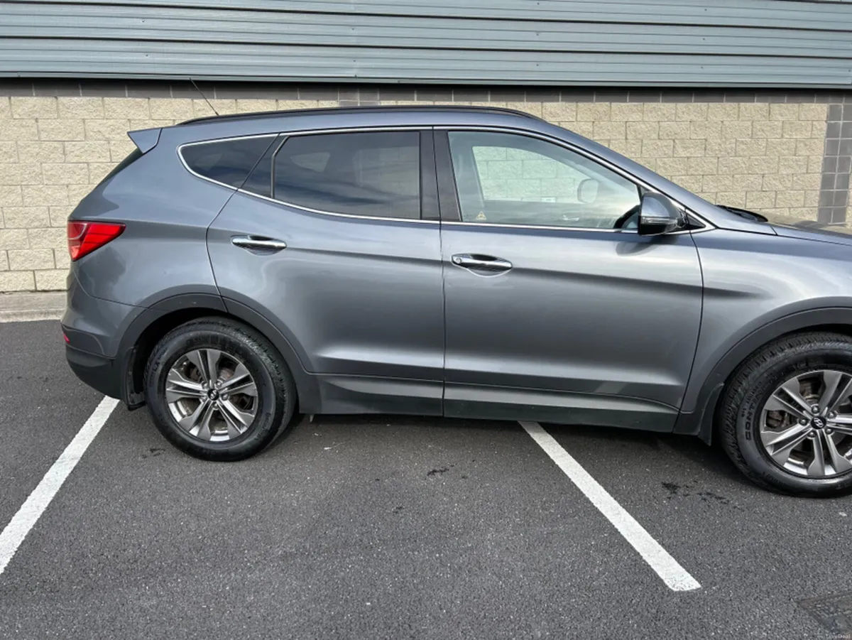 Hyundai Santa Fe 4WD EXECUTIVE ** FOUR WHEEL DRIVE - Image 4