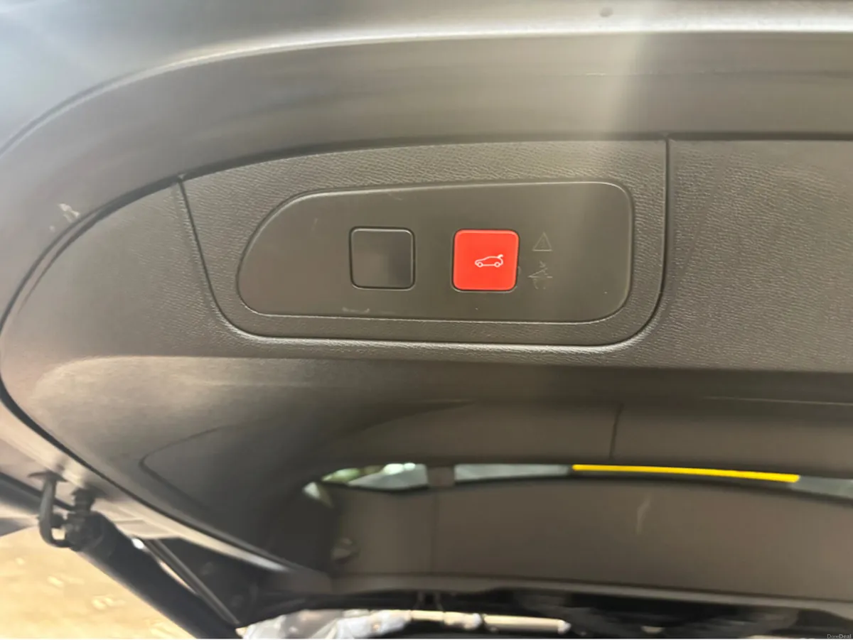 DS Automobiles DS 7 Crossback 7 CROSSBACK 1.5 BLUE - Image 4