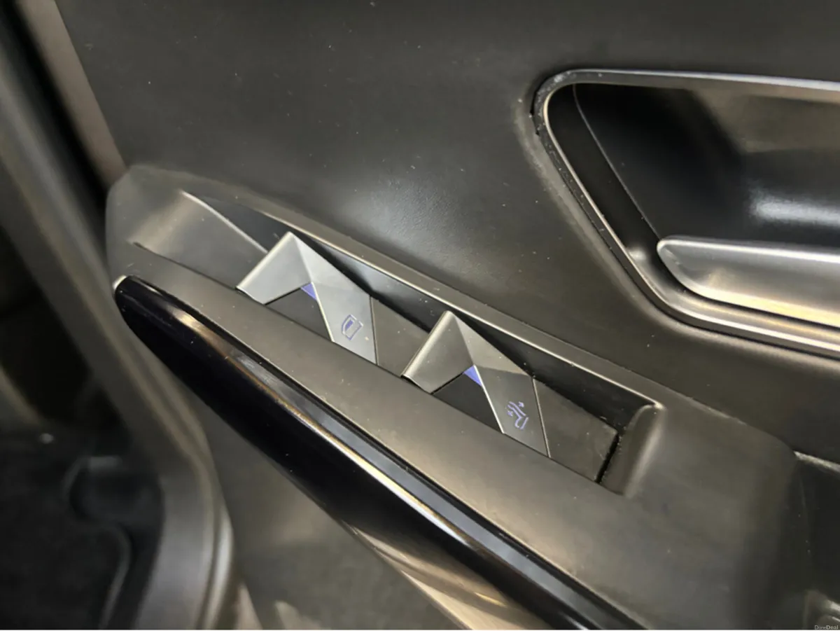 DS Automobiles DS 7 Crossback 7 CROSSBACK 1.5 BLUE - Image 4