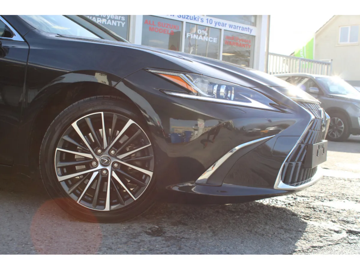 Lexus ES 300H CVT - Image 4