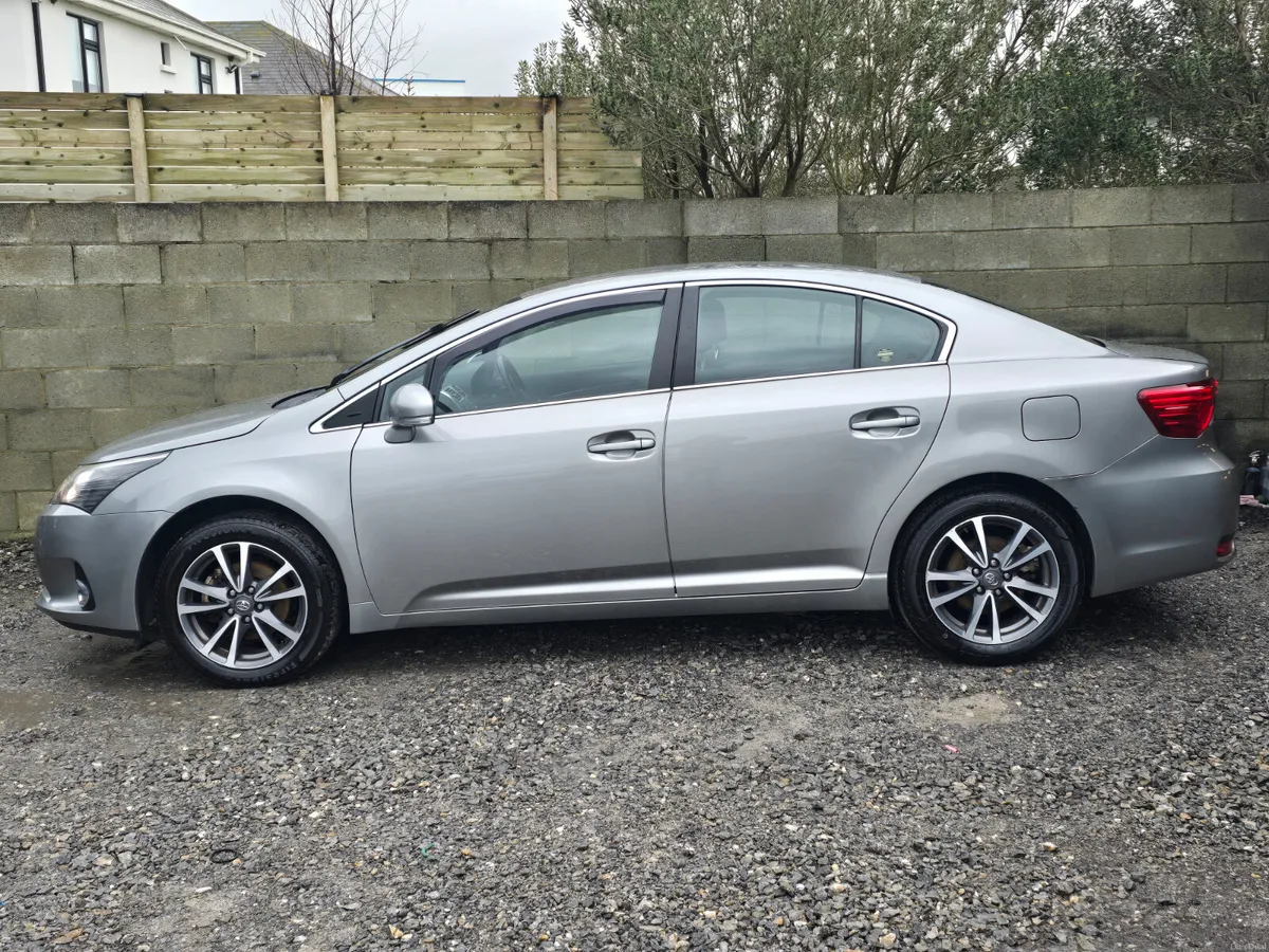 Toyota Avensis 2015  diesel €3650 - Image 1