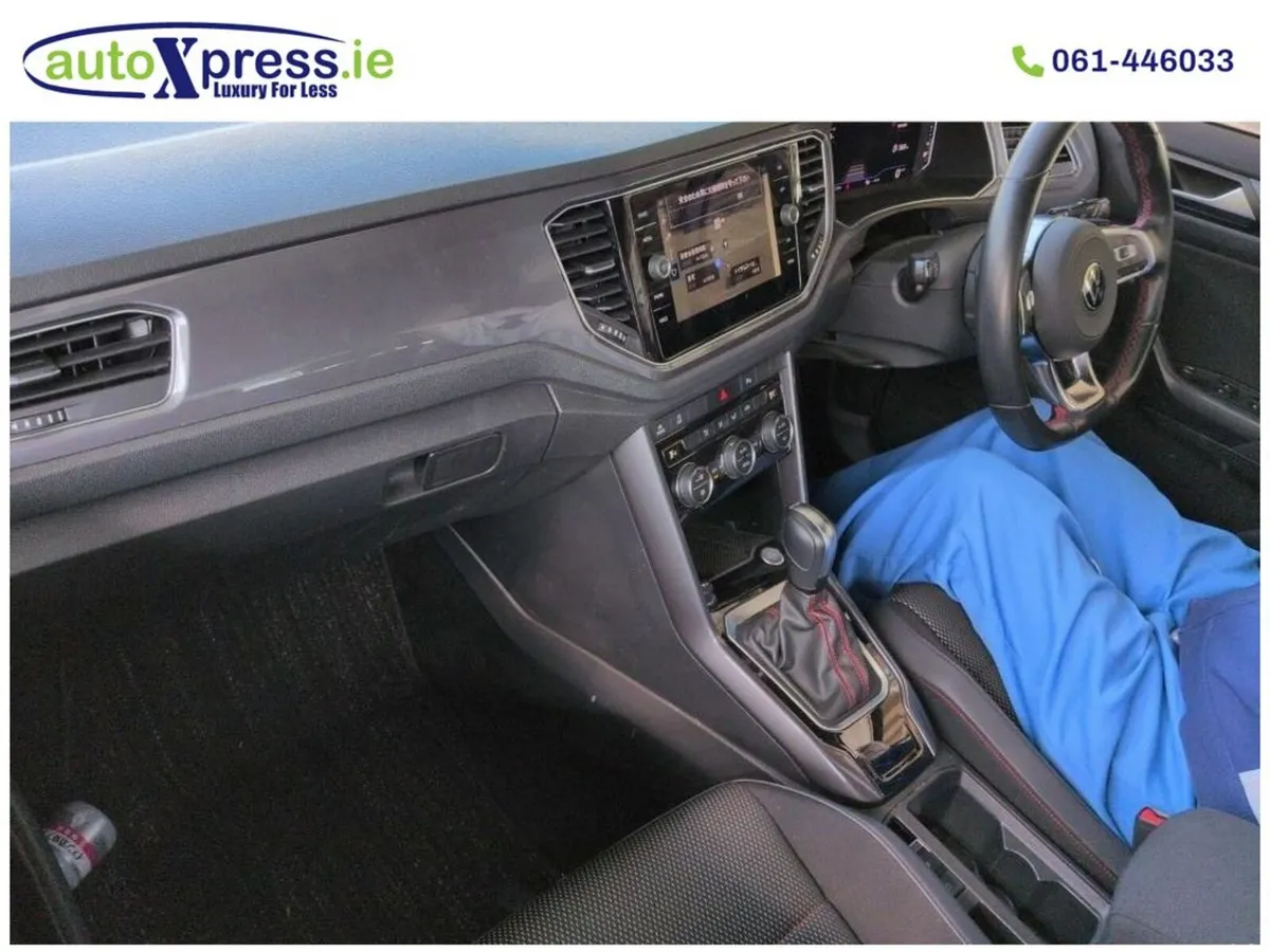 Volkswagen T-Roc 2.0 SPORT TDI, Low mileage, Roof - Image 4