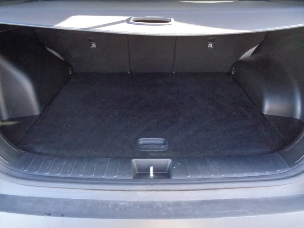 Hyundai Tucson ix35 Executive TWO Tone Roof 5DR - Image 4
