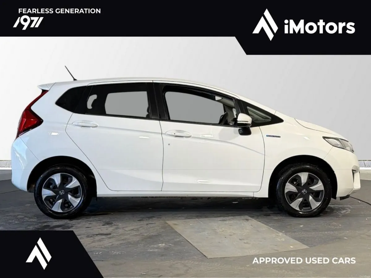 Honda Fit 4WD HYBRID AUTOMATIC - Image 2