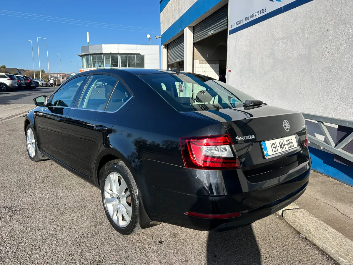 Skoda Octavia F.S.H. - Image 3
