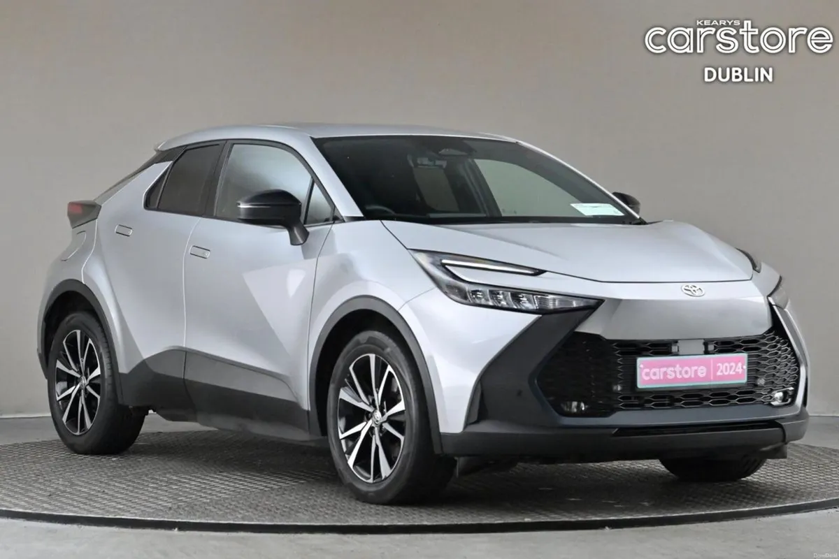 Toyota C-HR 2.0 DESIGN PHEV **SAT NAV**REVERSE CAM - Image 1