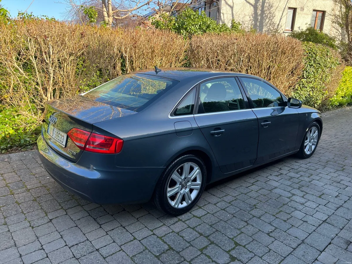 2010 Audi A4 - Image 2
